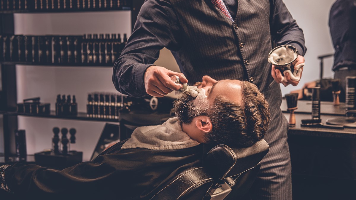 💼 Looking for barbers for your office ? 